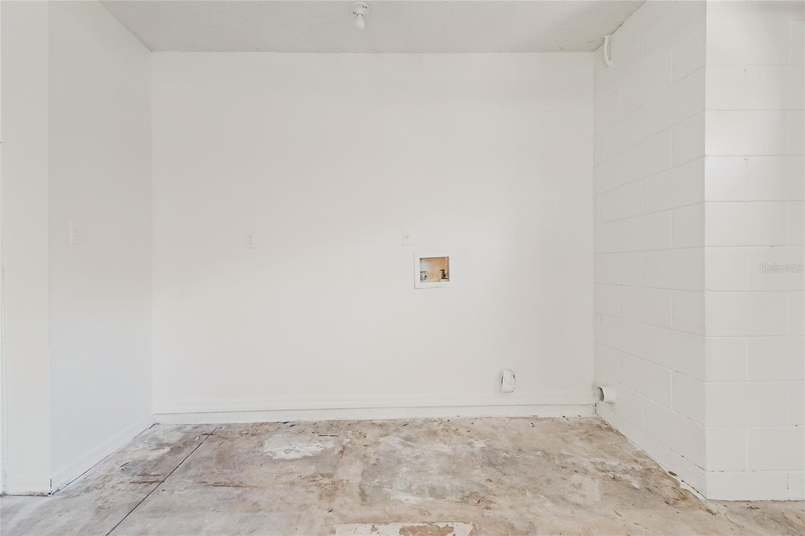 LEESBURG JACKSONS ADD NEWTOWN - Residential