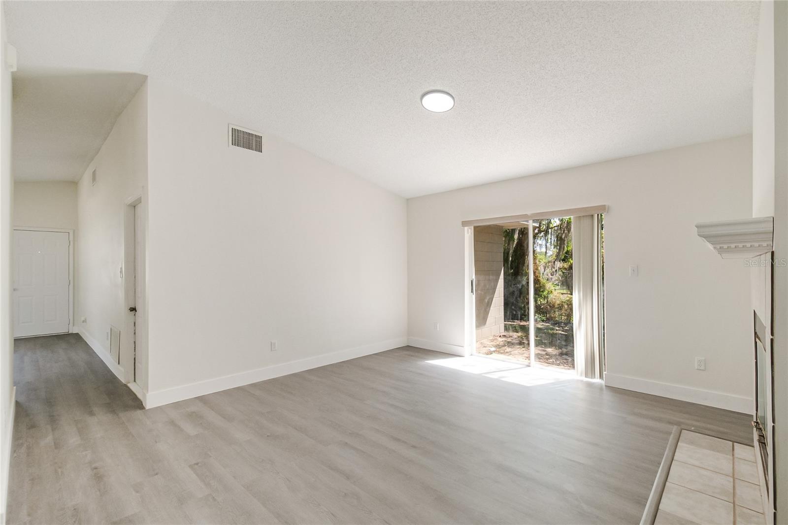 LEESBURG JACKSONS ADD NEWTOWN - Residential