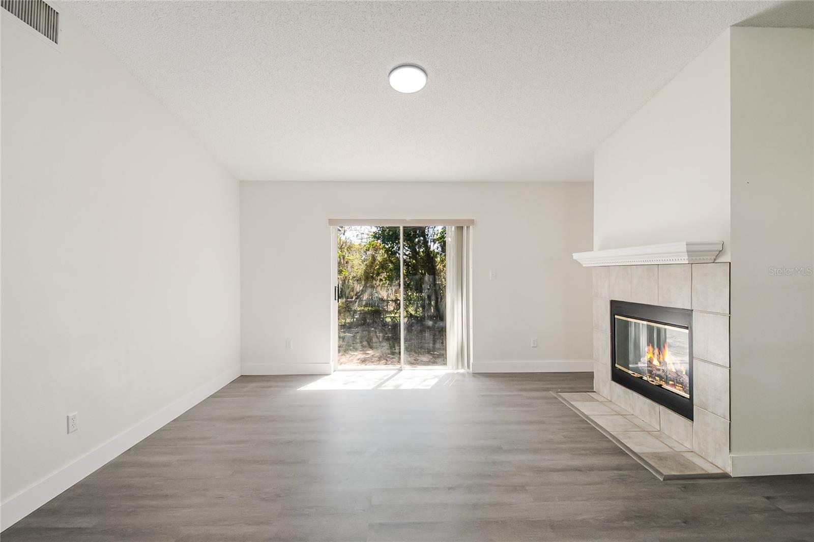 LEESBURG JACKSONS ADD NEWTOWN - Residential