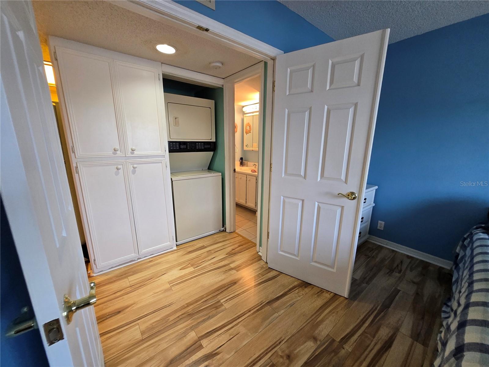 OAKS 04 - Residential