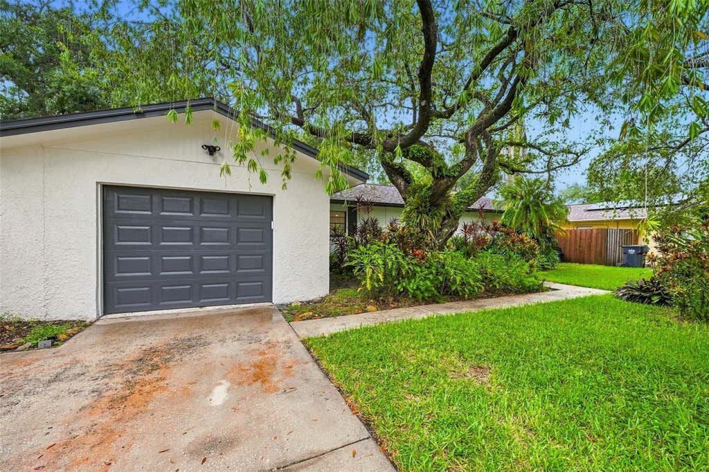 Photo of 817 Ambassador Loop, Tampa, FL 33613 (MLS # TB8542337)