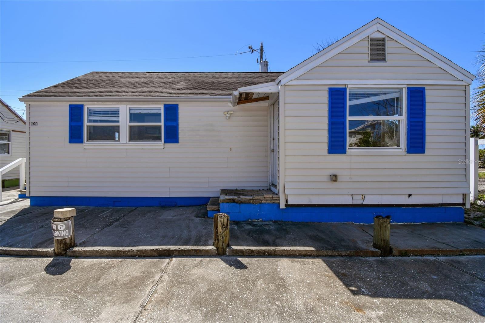 SUNNY SHORES - Residential