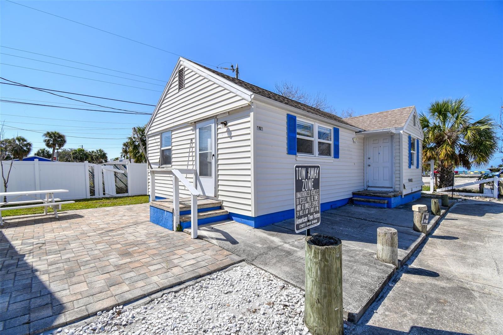 SUNNY SHORES - Residential