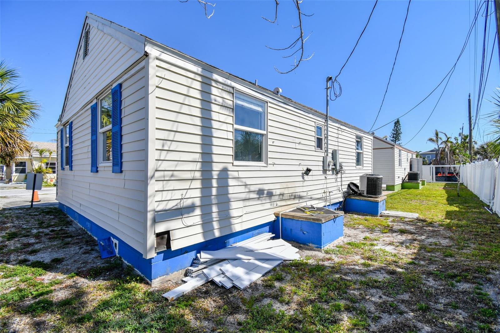 SUNNY SHORES - Residential