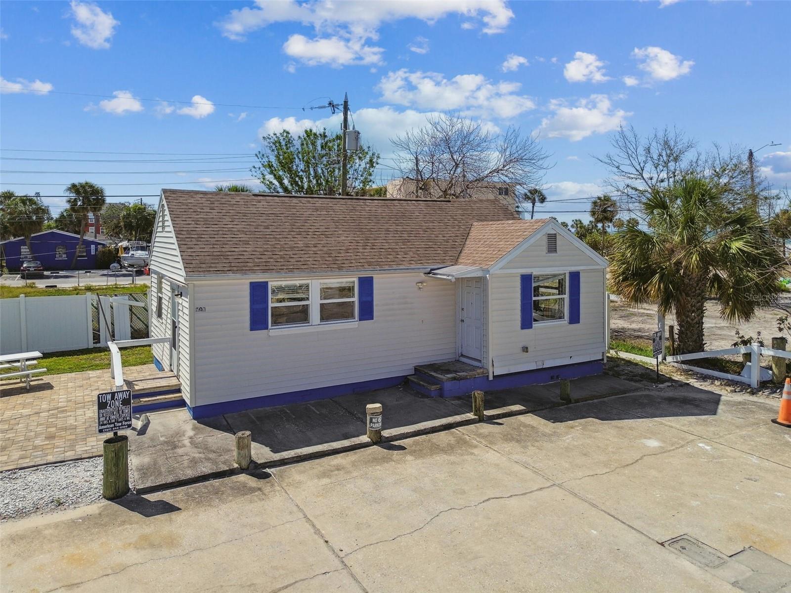 SUNNY SHORES - Residential
