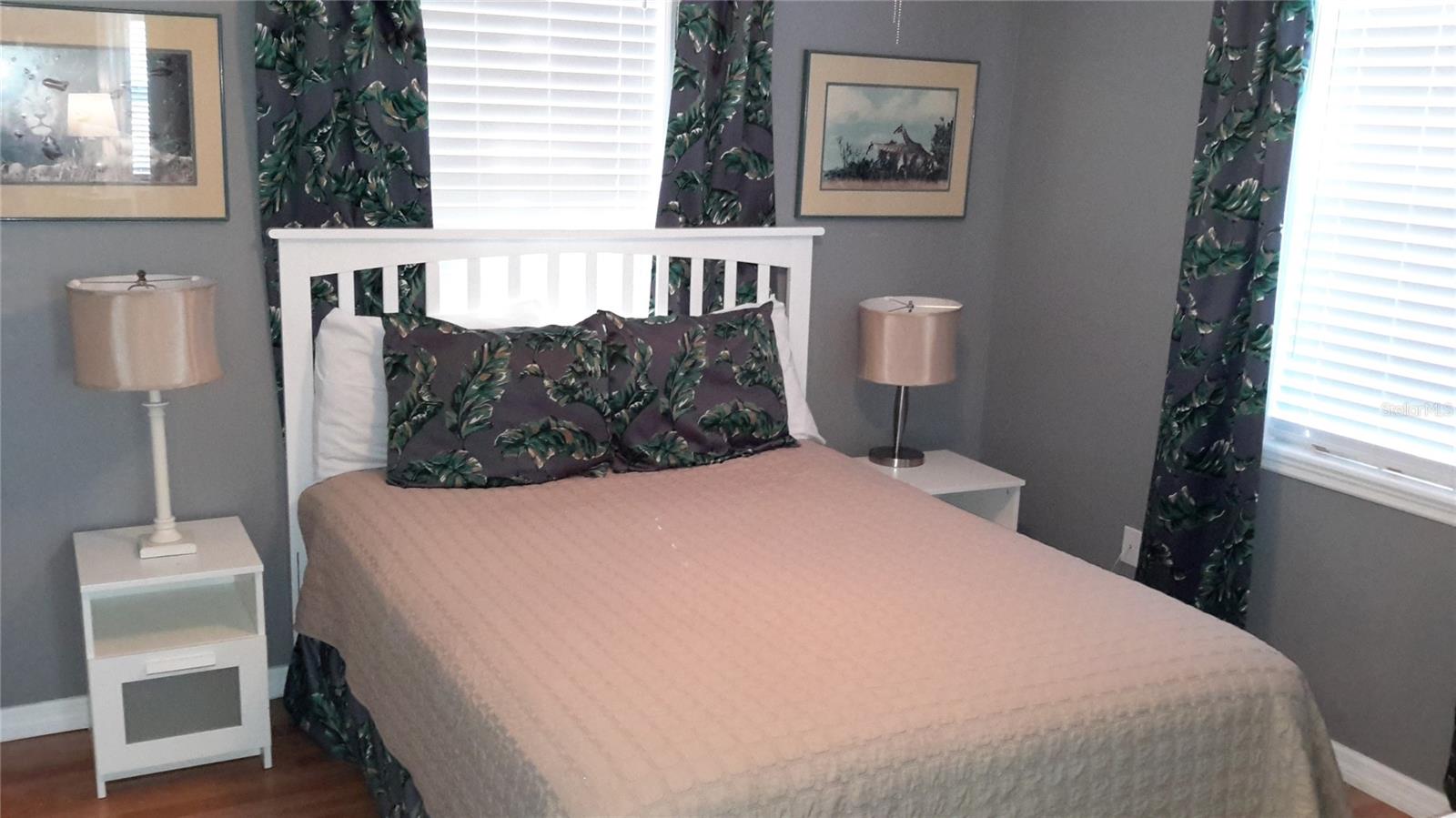 SUNNY SHORES - Residential