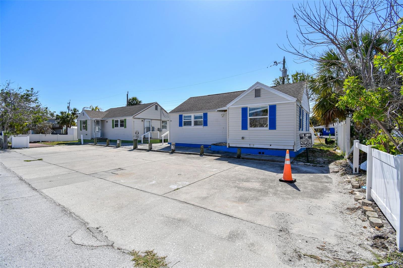 SUNNY SHORES - Residential