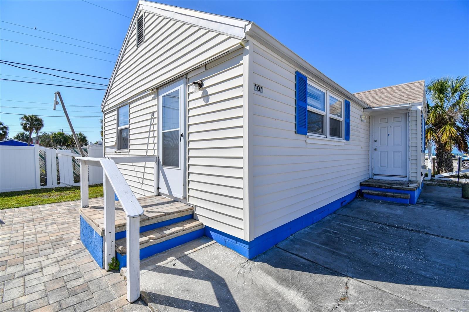 SUNNY SHORES - Residential