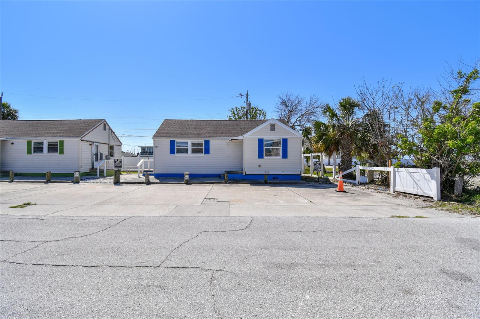 SUNNY SHORES - Residential