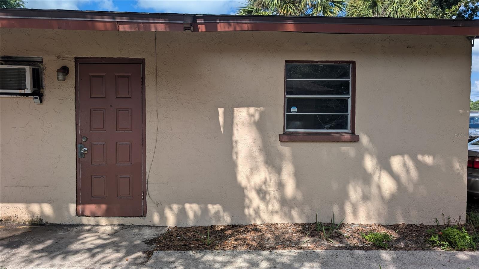 Cozy updated home in central Sarasota. This home is updated with neutral paint, easy to maintain flooring throughout- no carpet!!! The kitchen is updated and appointed with your refrigerator and oven. The bedrooms have large closet spaces and plenty of light. Shared yard and pet friendly!! Pet deposit with pet. Easy application and ready to move in asap. Minutes from The Ringling College of the Arts. Conveniently near downtown where there are shops, restaurants and pristine beaches! Duplex has updates throughout. Shared fenced in backyard with adjacent unit. Adorable kitchen with side door that leads to the back of the house. All lights have been turned off during photos to showcase the amount of NATURAL LIGHT this unit has!