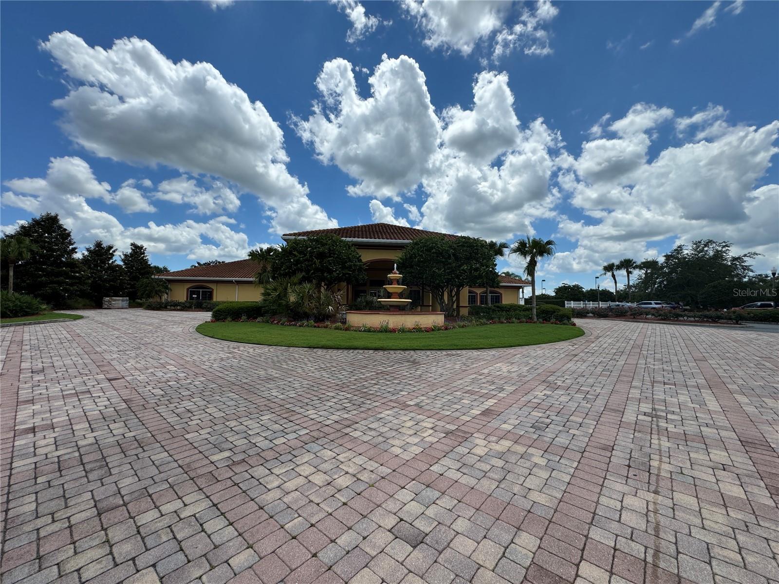 ENCLAVE/LAKESIDE LNDG - Residential