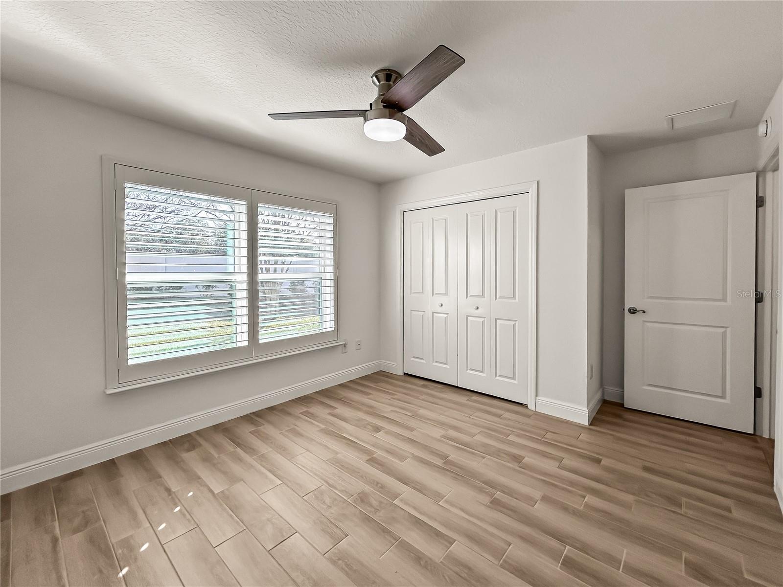 ENCLAVE/LAKESIDE LNDG - Residential