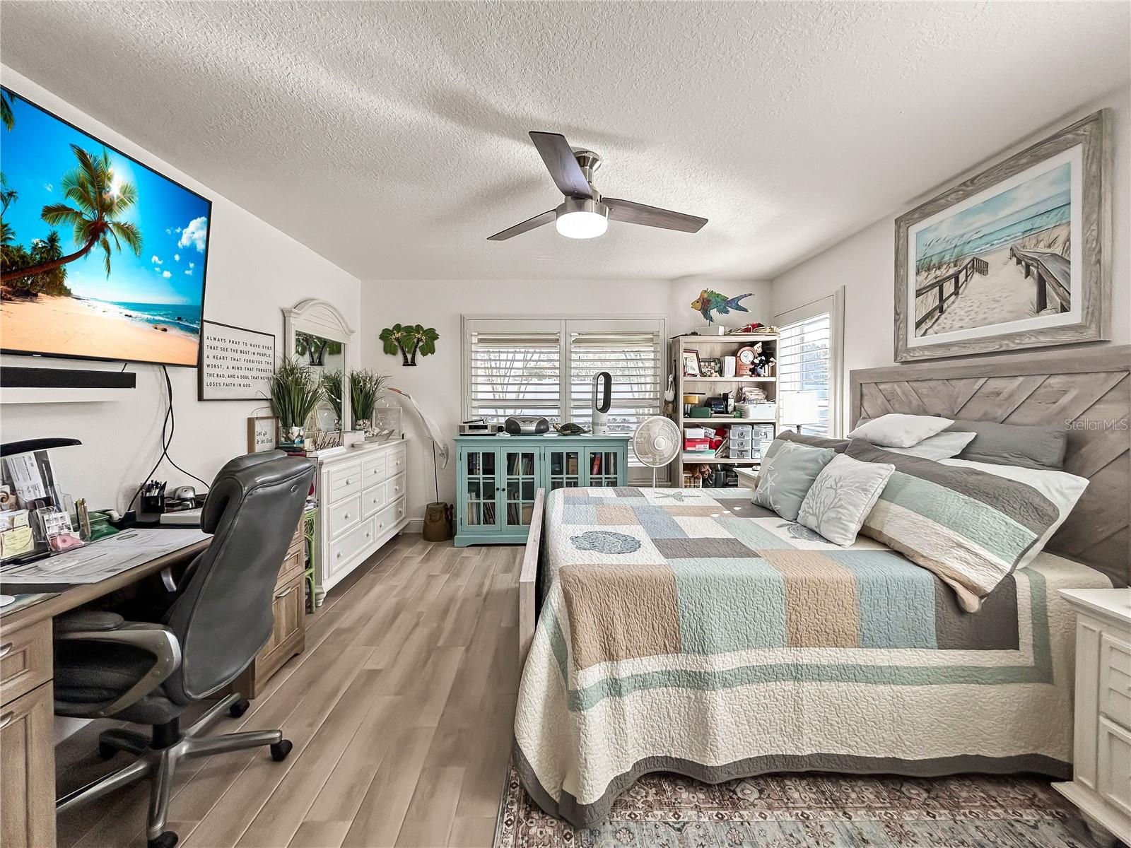 ENCLAVE/LAKESIDE LNDG - Residential