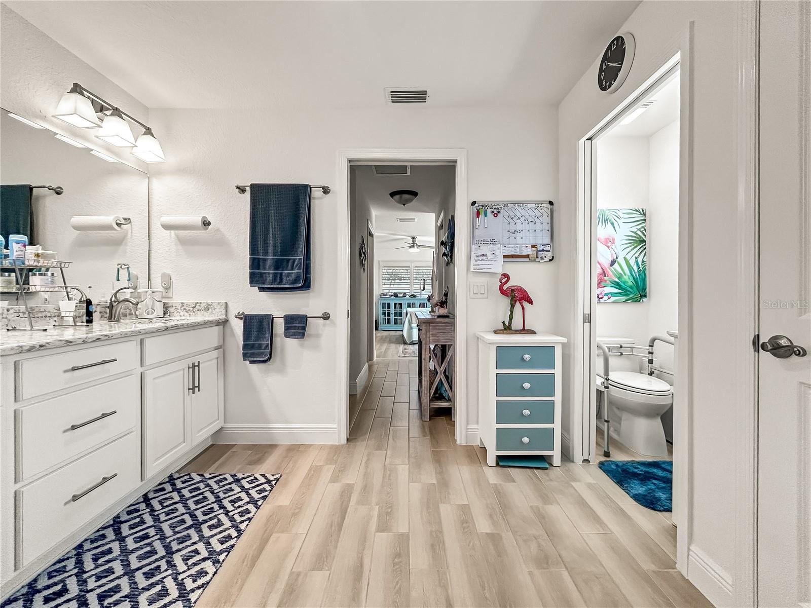 ENCLAVE/LAKESIDE LNDG - Residential