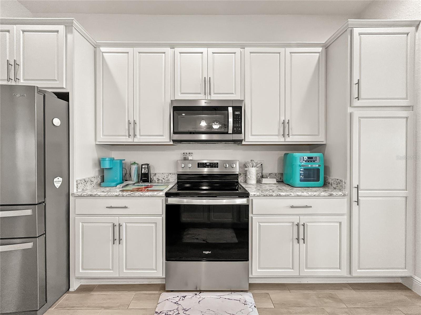 ENCLAVE/LAKESIDE LNDG - Residential