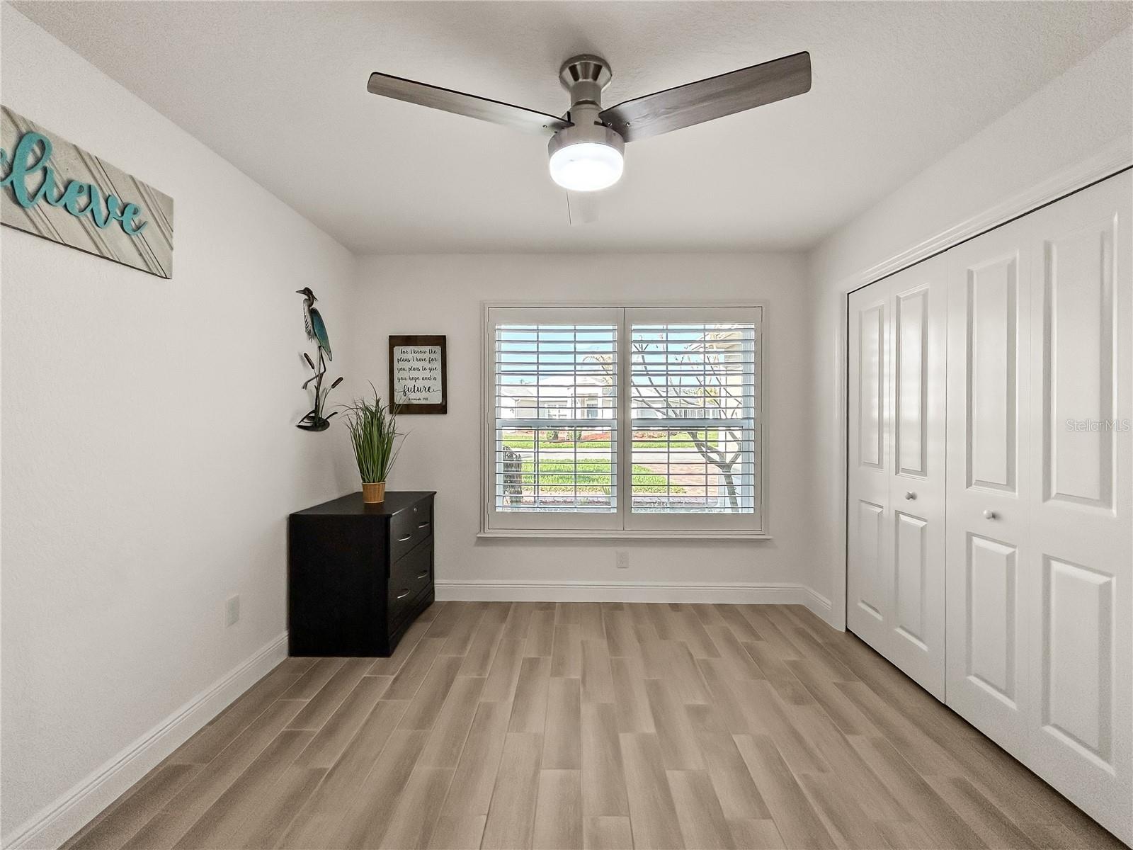 ENCLAVE/LAKESIDE LNDG - Residential