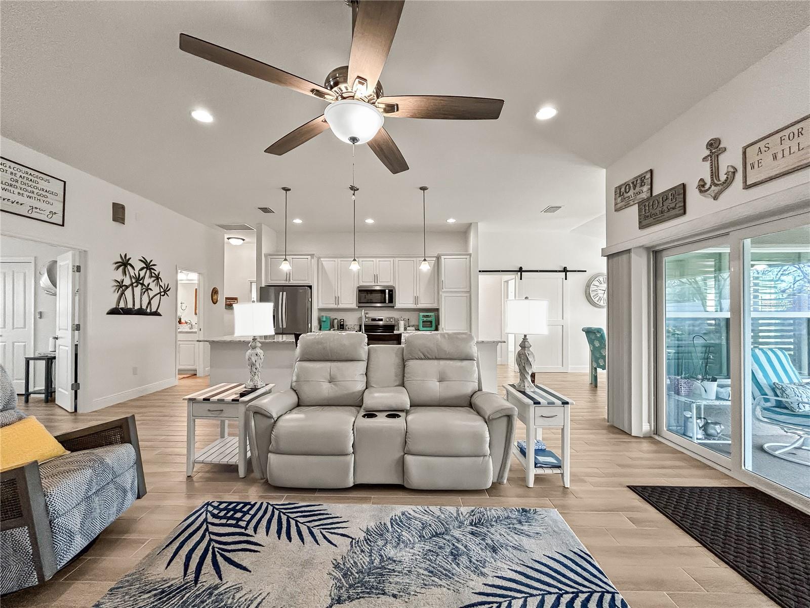 ENCLAVE/LAKESIDE LNDG - Residential