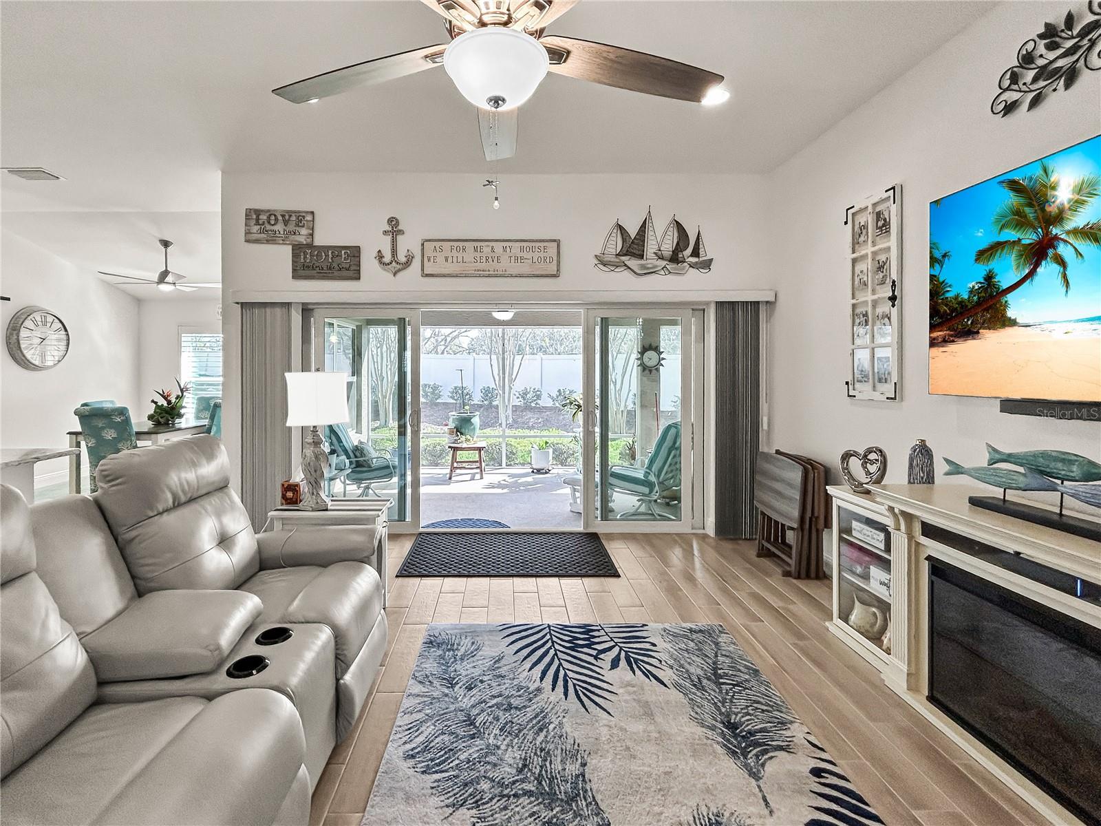 ENCLAVE/LAKESIDE LNDG - Residential