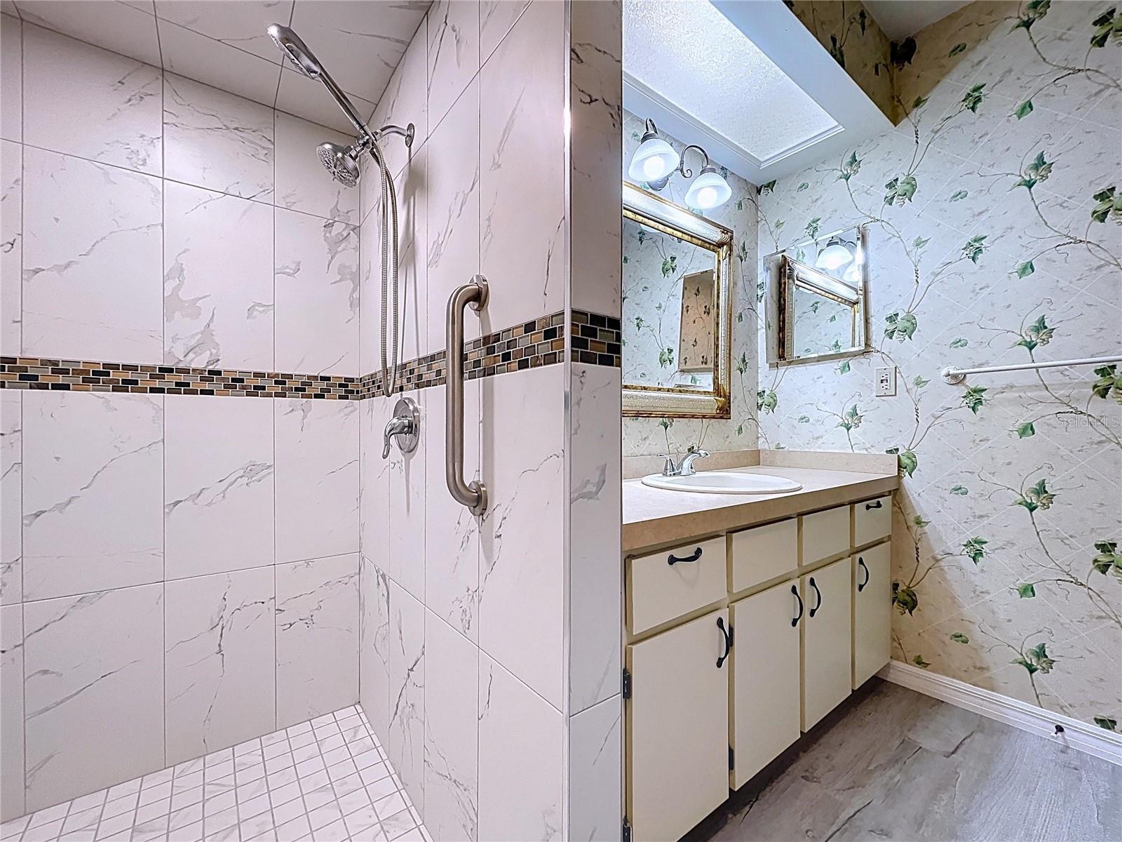 BLUFFS CHRISTINA 01 - Residential