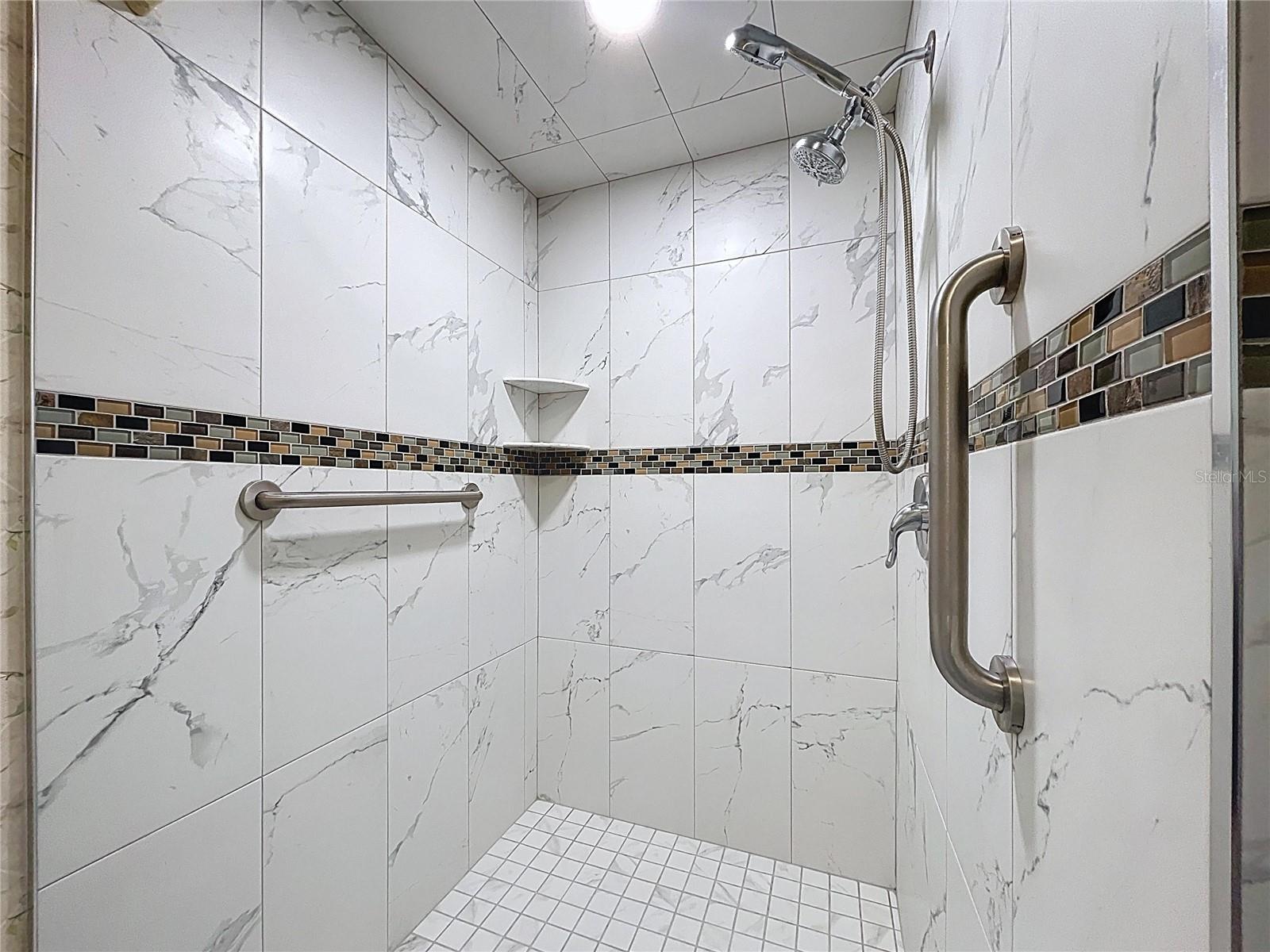 BLUFFS CHRISTINA 01 - Residential