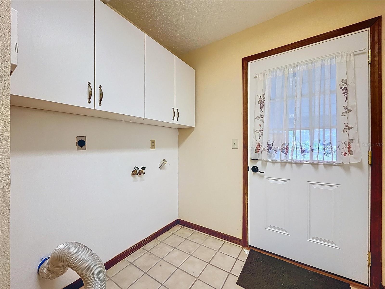 BLUFFS CHRISTINA 01 - Residential