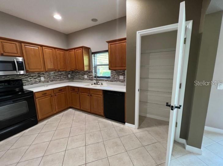 VENETIAN BAY - Residential Lease