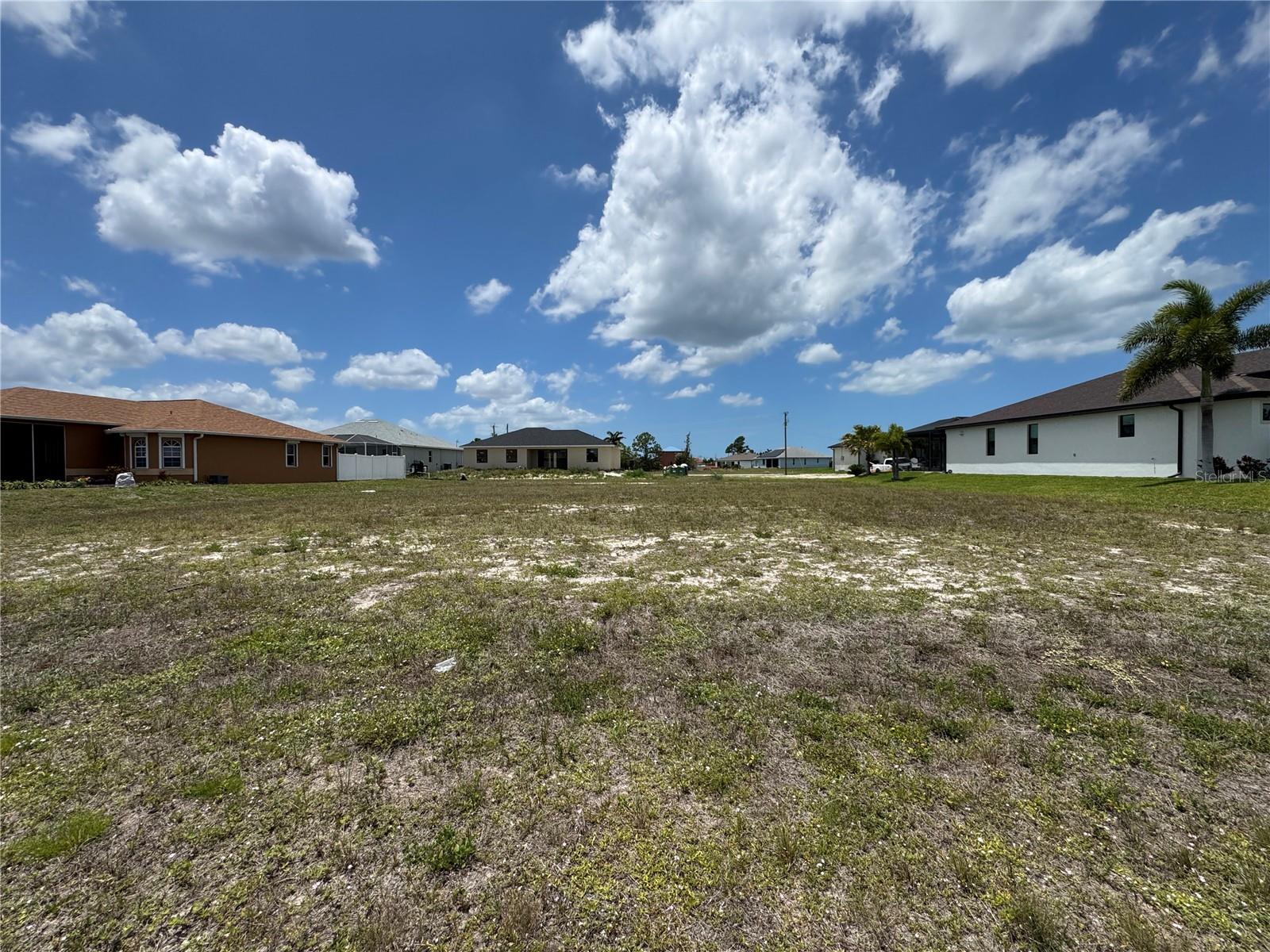 CAPE CORAL - Land