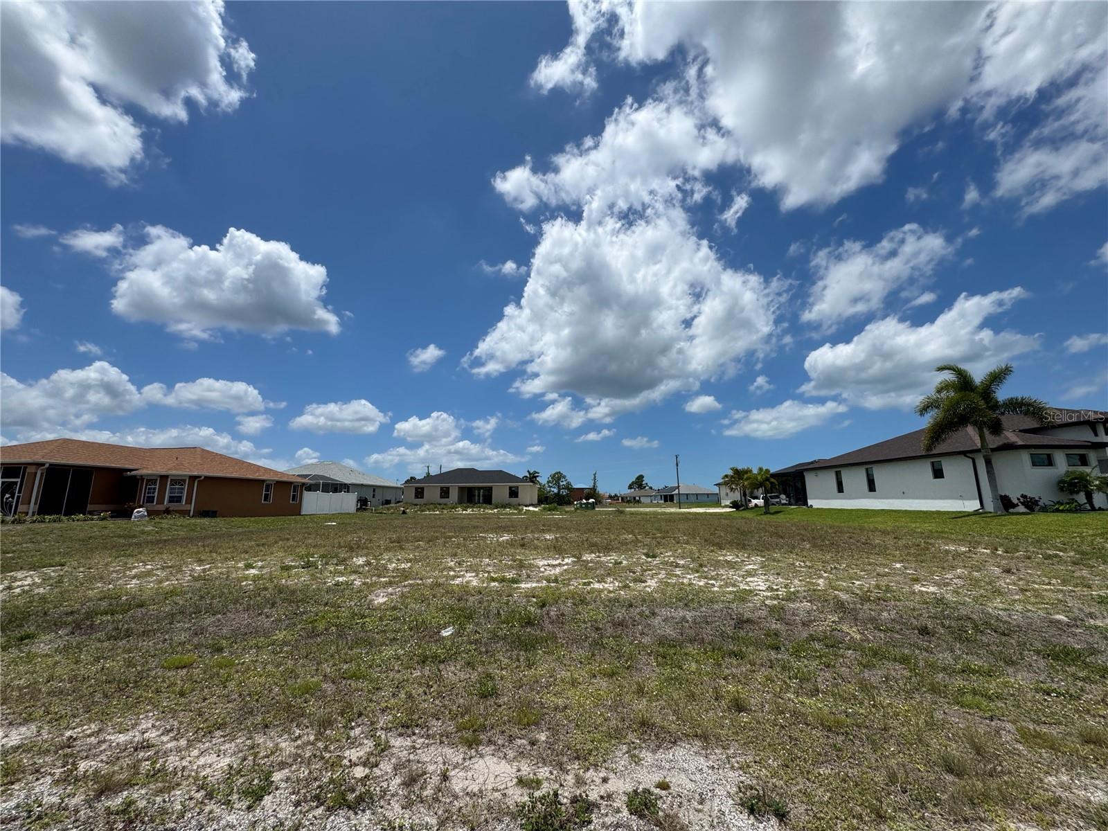 CAPE CORAL - Land