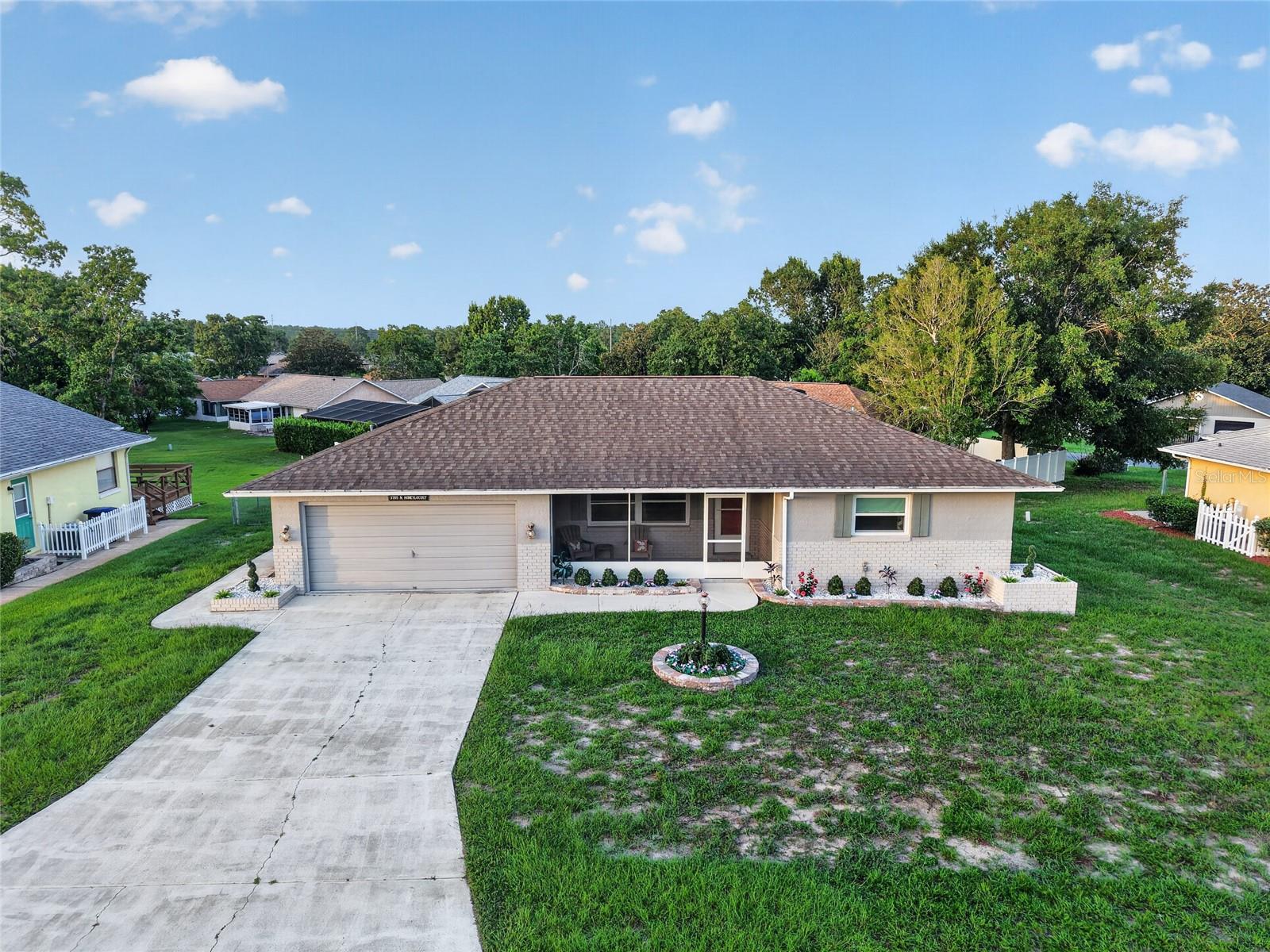 3705 N HONEYLOCUST DRIVE