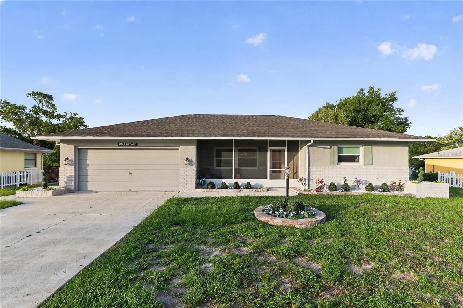 3705 N HONEYLOCUST DRIVE