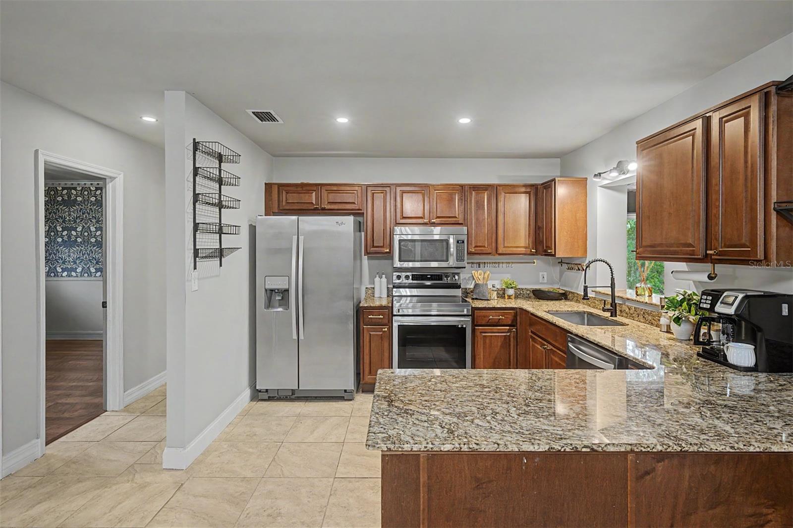 KEENE LAKE MANORS - Residential