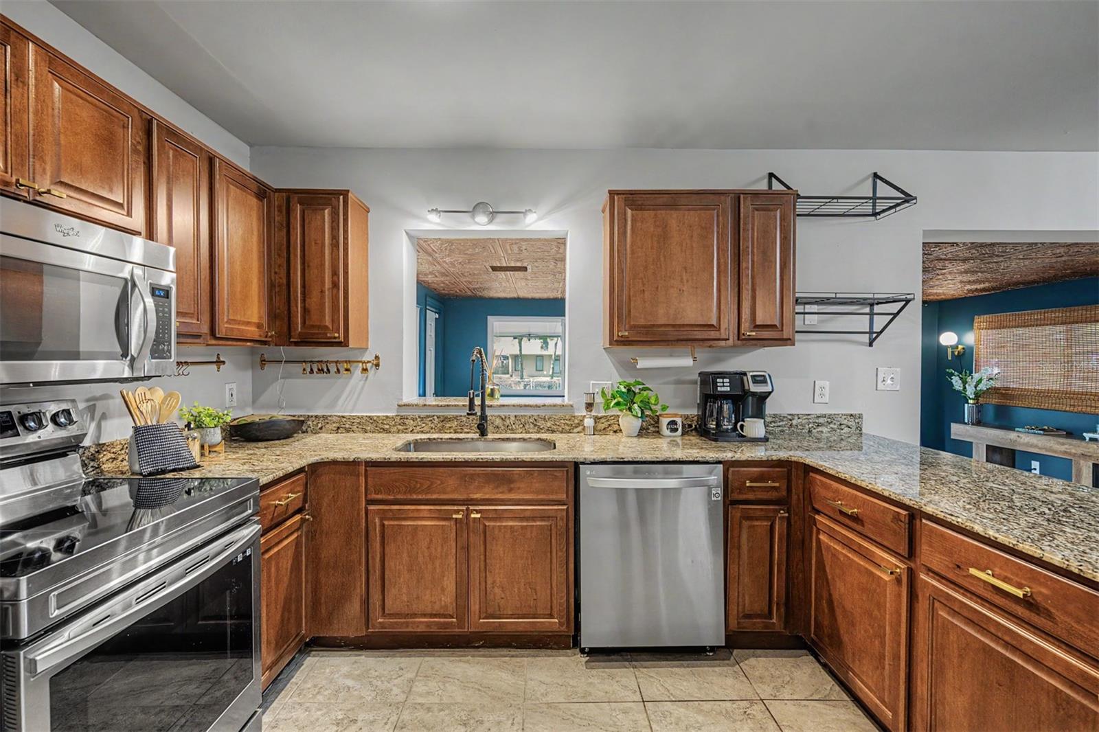 KEENE LAKE MANORS - Residential