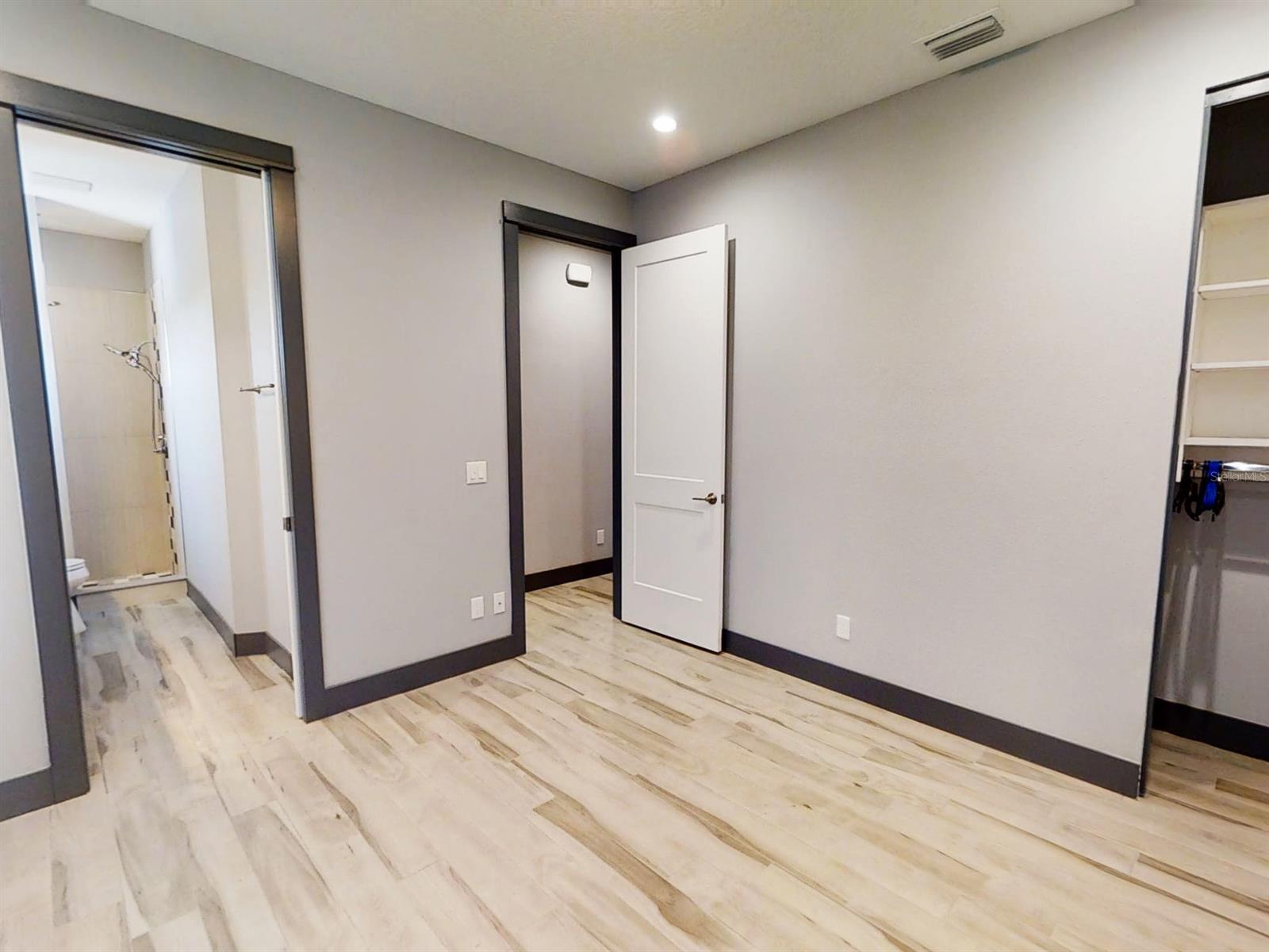 Detwilers Add 01 New Smyrna Bch - Residential Lease