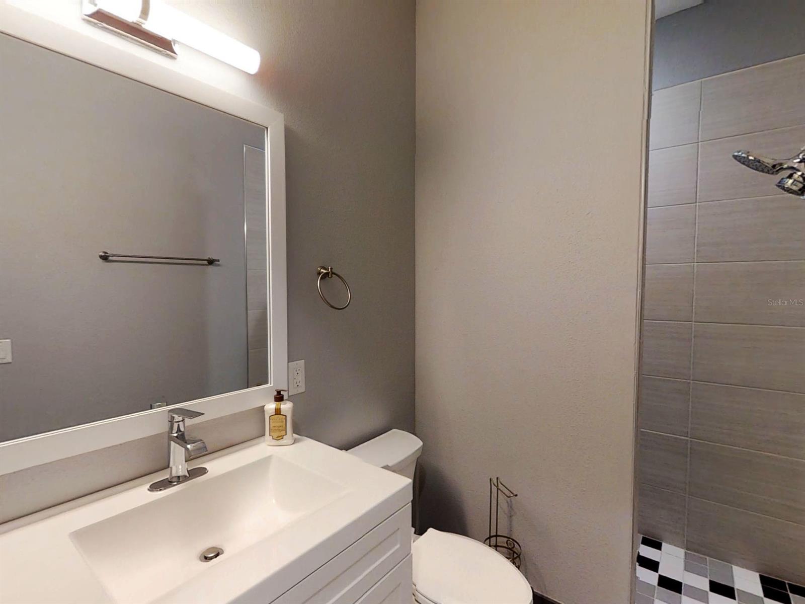 Detwilers Add 01 New Smyrna Bch - Residential Lease