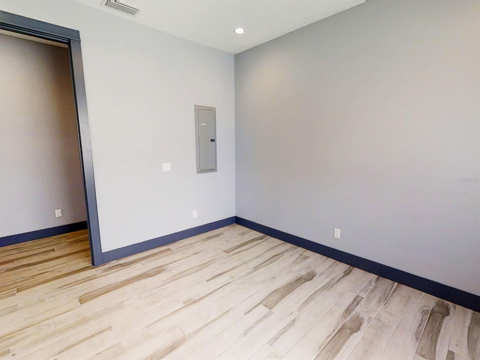 Detwilers Add 01 New Smyrna Bch - Residential Lease