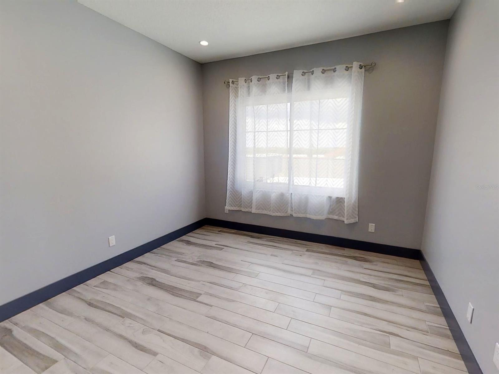 Detwilers Add 01 New Smyrna Bch - Residential Lease