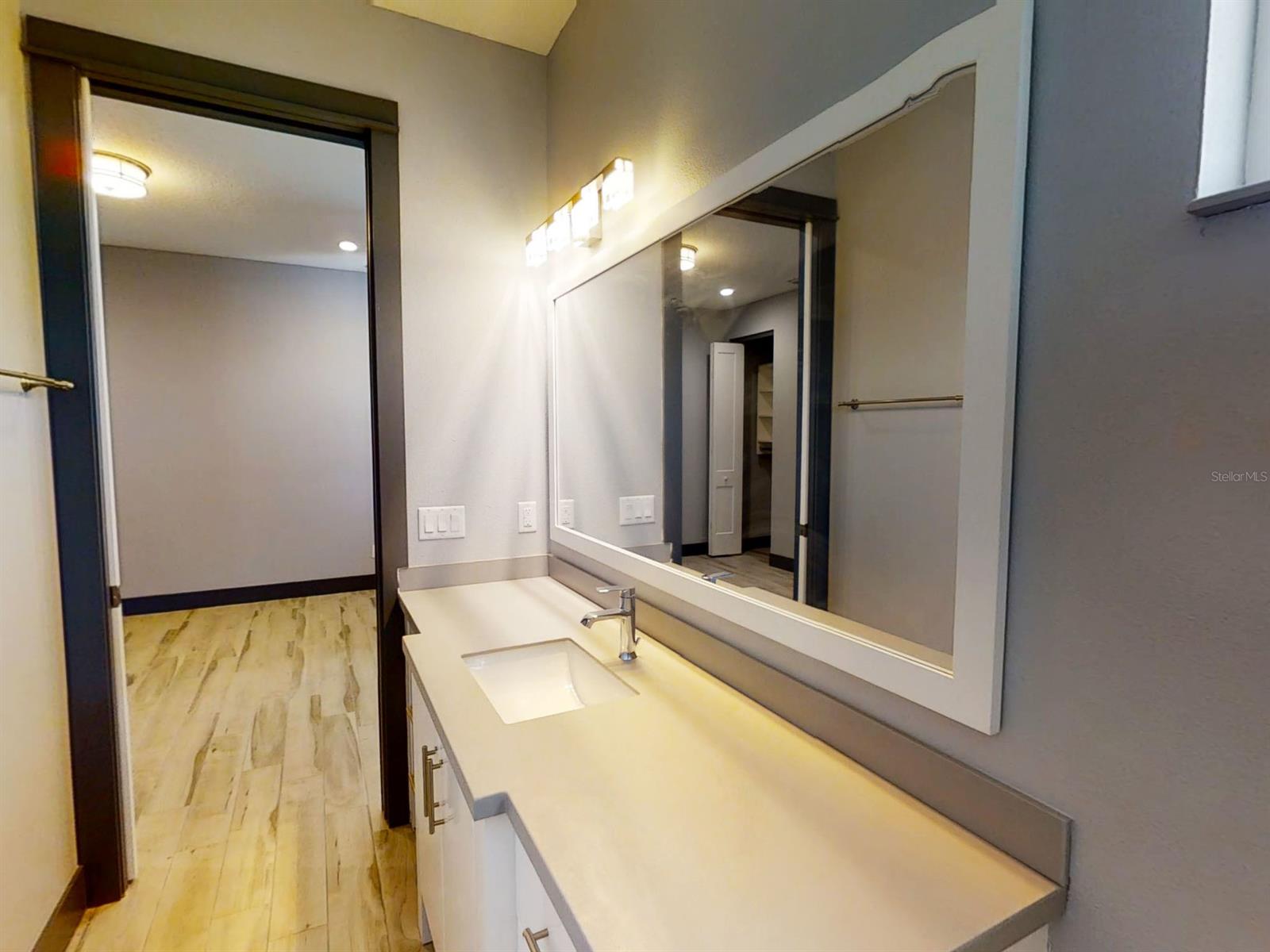 Detwilers Add 01 New Smyrna Bch - Residential Lease