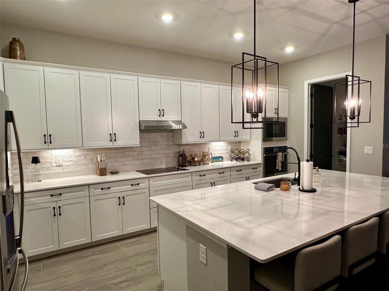 WELLEN PARK GOLF & COUNTRY CLUB - Residential Lease