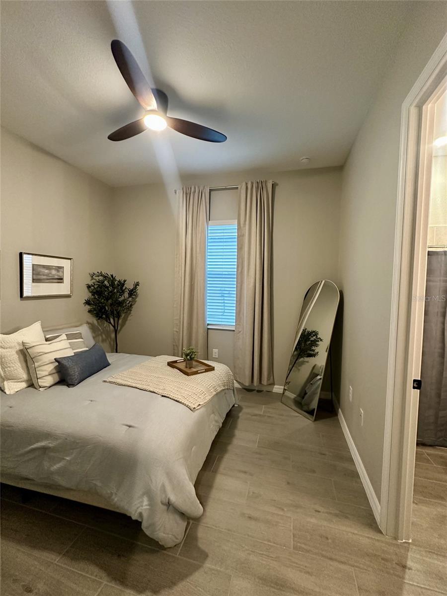 WELLEN PARK GOLF & COUNTRY CLUB - Residential Lease