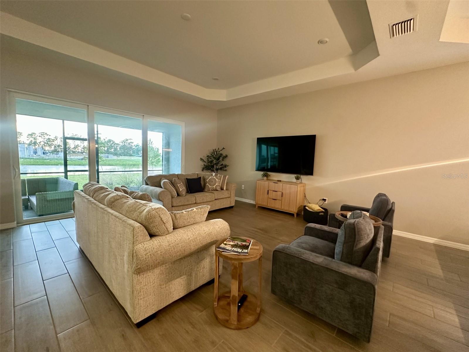 WELLEN PARK GOLF & COUNTRY CLUB - Residential Lease