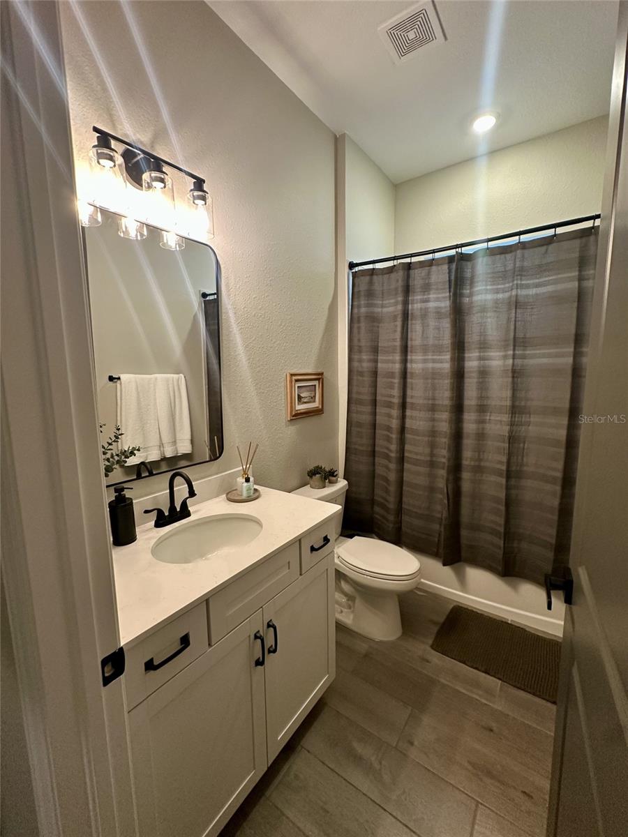 WELLEN PARK GOLF & COUNTRY CLUB - Residential Lease