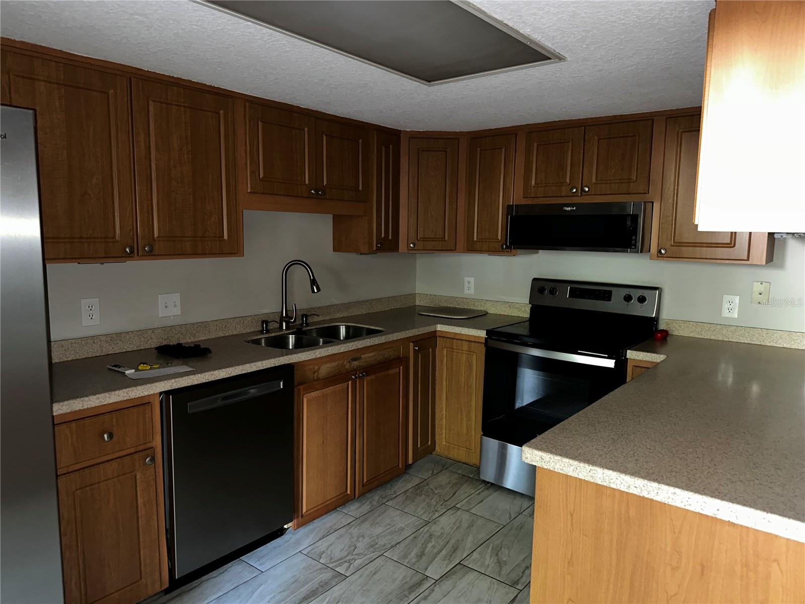 TOWNHOMES OF BIG TREE - Residential