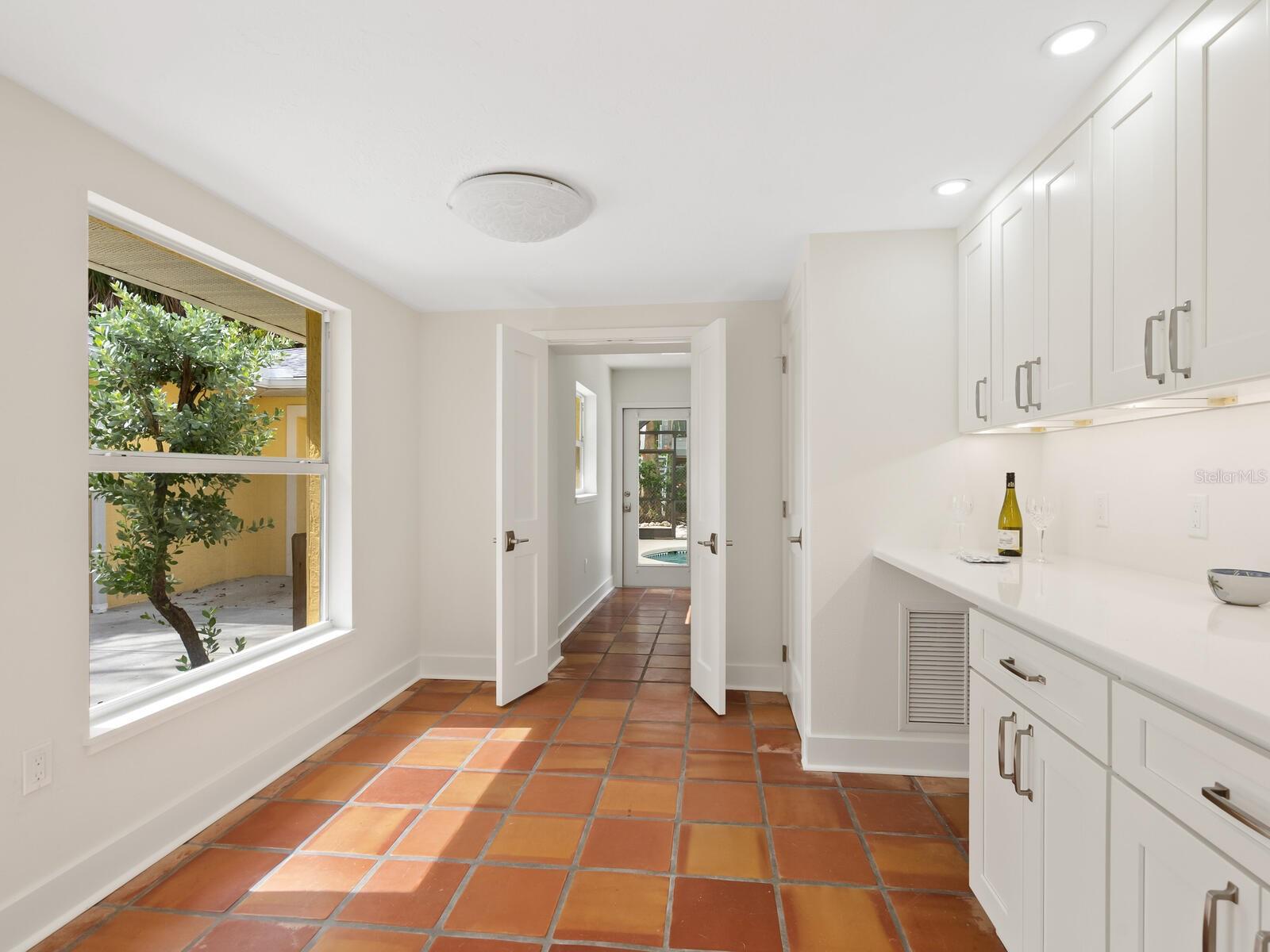 TWITCHELL RALPH S SIESTA KEY PROP - Residential