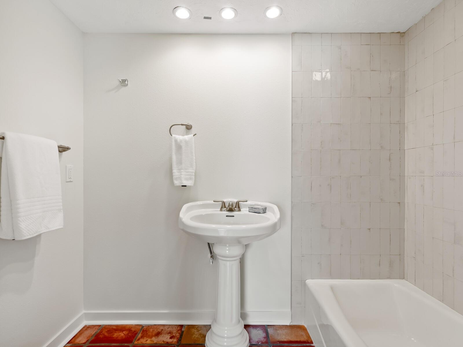 TWITCHELL RALPH S SIESTA KEY PROP - Residential