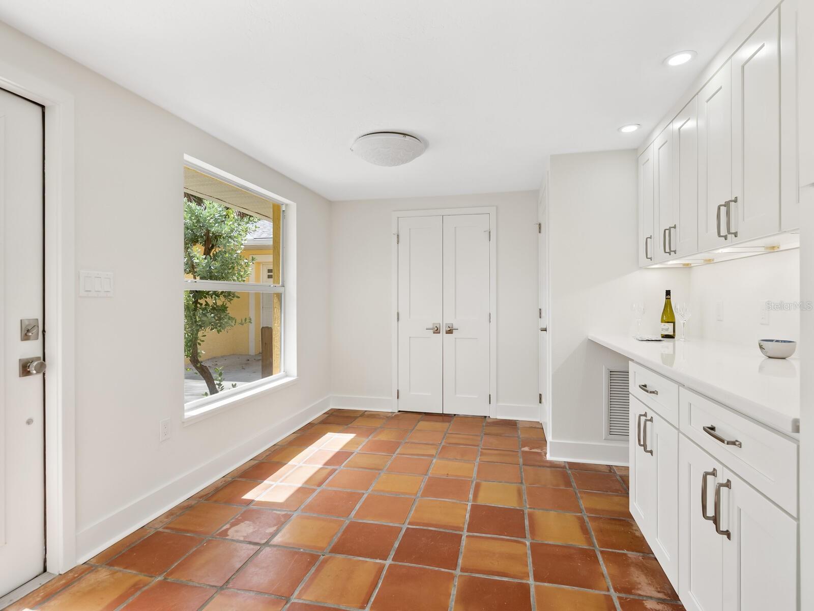 TWITCHELL RALPH S SIESTA KEY PROP - Residential