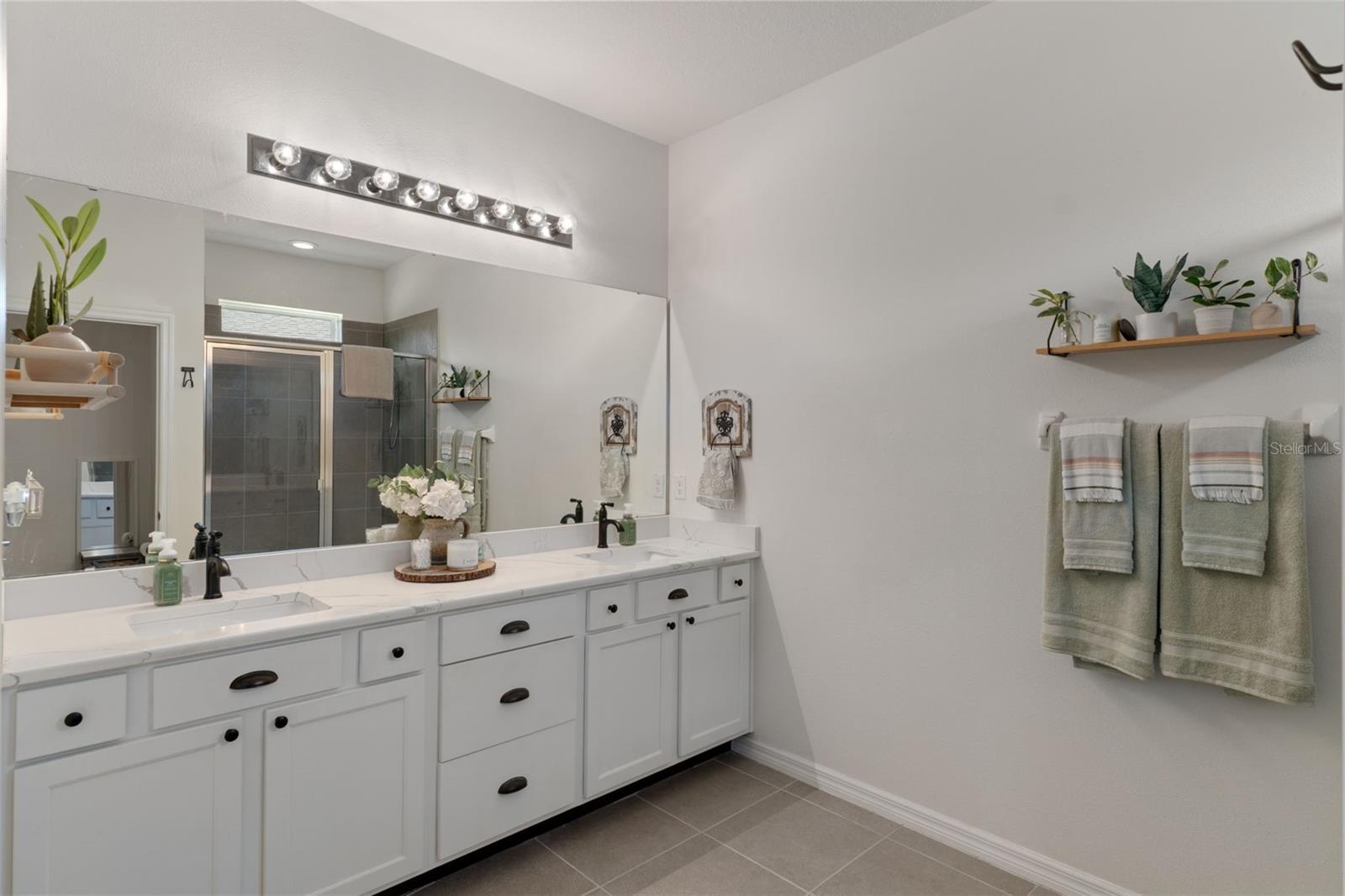 HERNANDO OAKS PH 3 - Residential