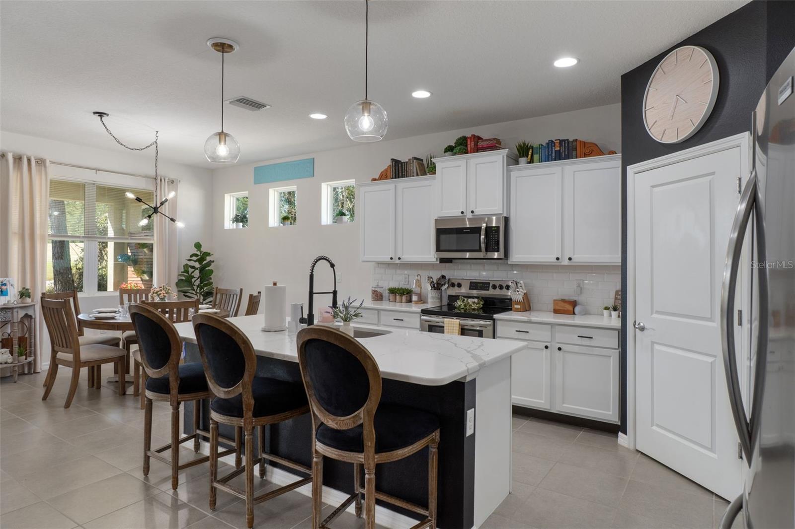 HERNANDO OAKS PH 3 - Residential