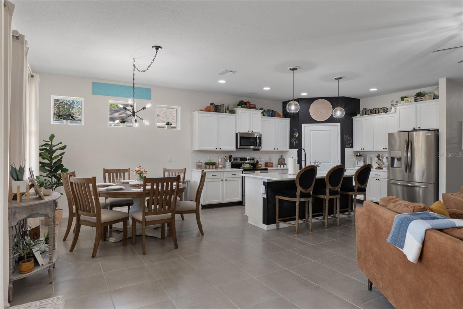 HERNANDO OAKS PH 3 - Residential