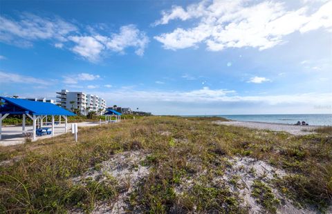 A home in LONGBOAT KEY