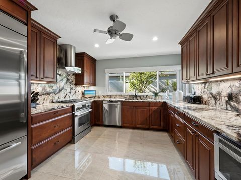 A home in LONGBOAT KEY